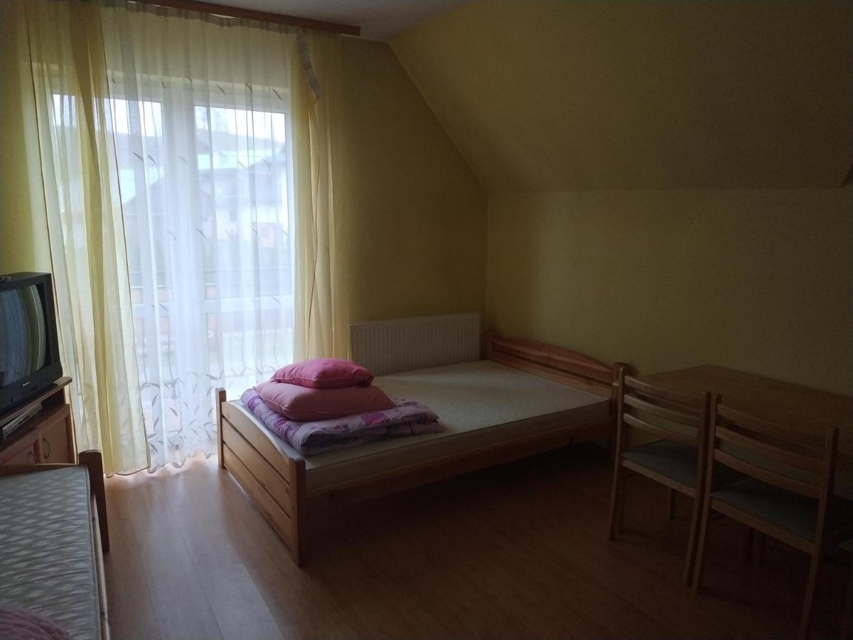 ホテルPokoje U Bryksego Dursztyn エクステリア 写真